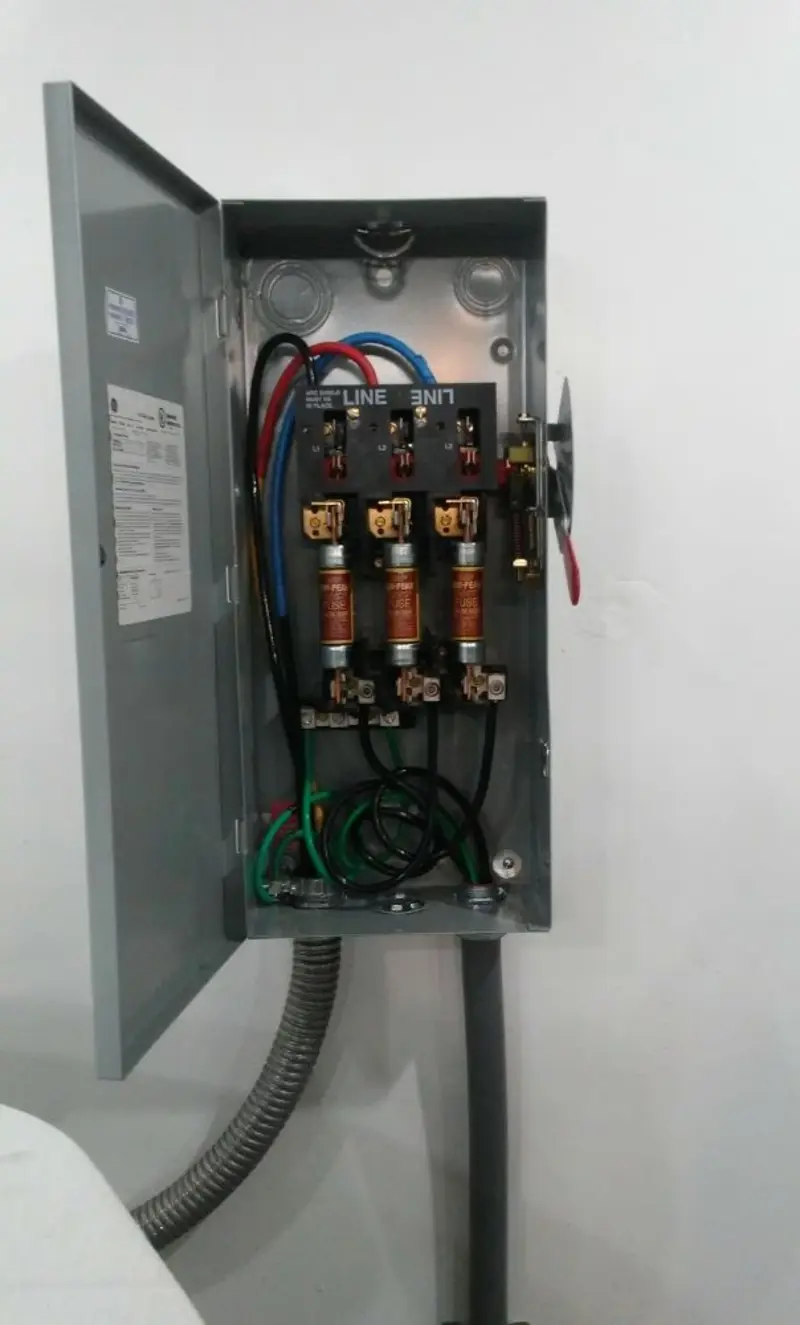 Three-phase disconnect switch installed for Electrical Wiring & Rewiring in Lovington
